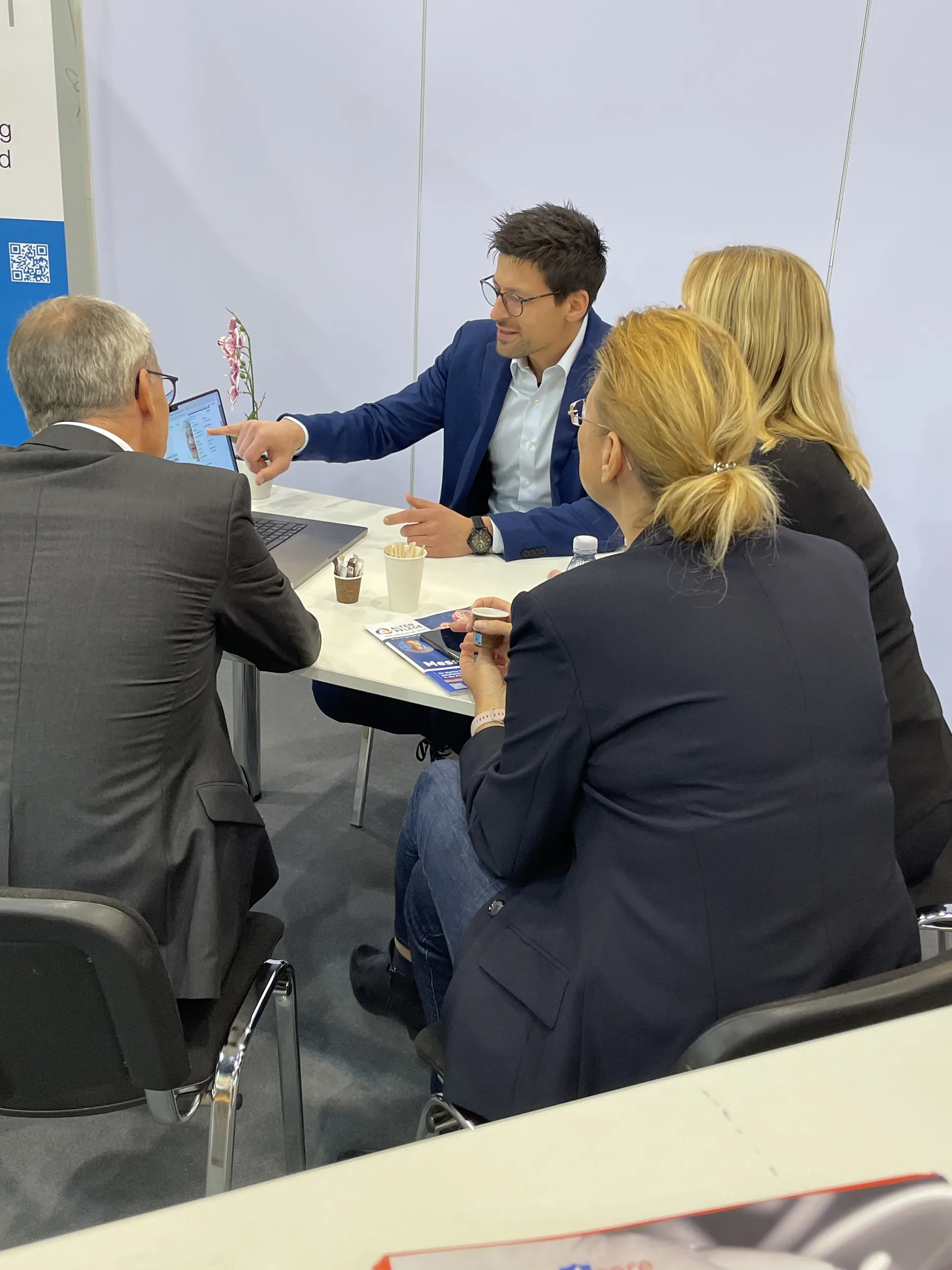 Giovanni Bruno im Beratungsgespräch - Premium Recruiting-Beratung