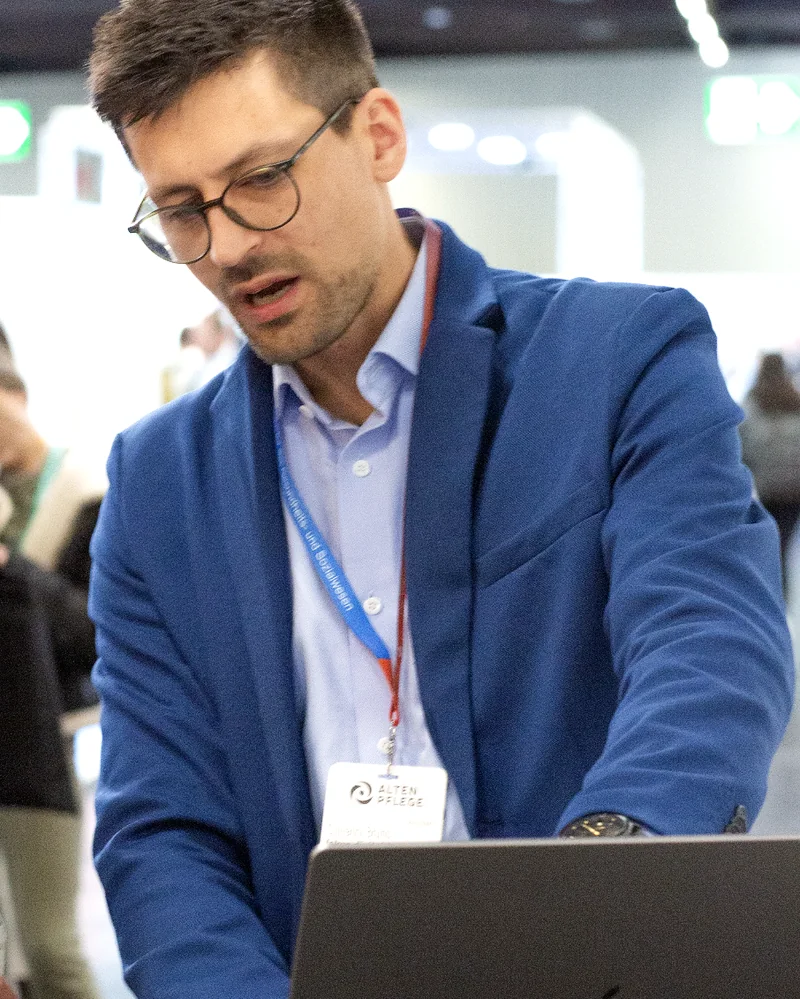 Giovanni Bruno arbeitet datenbasiert mit der eigenen KI-Software fokus>KI