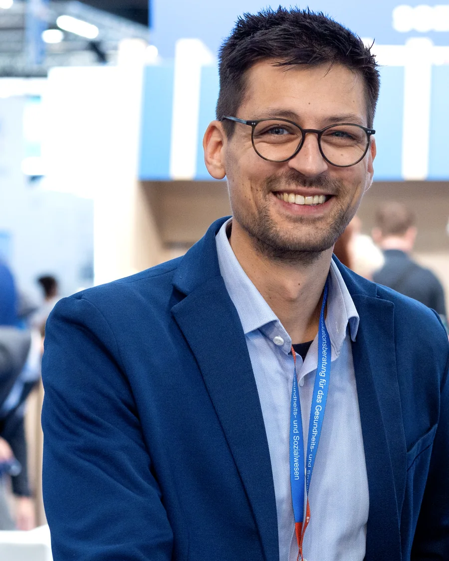 Giovanni Bruno, strategischer Berater für Personalgewinnung in der Pflege und im Sozialwesen, auf der ALTENPFLEGE-Messe